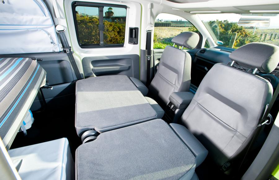  Volkswagen Caddy Camper 2.0 TDi BlueMotion 2013 года  (UK) (фото 12 из 30)